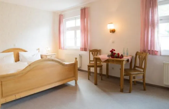 Landgasthof Post Bed & Breakfast 3*